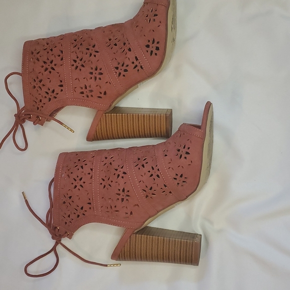 Shoe Dazzle high heel shoes - Picture 4 of 10